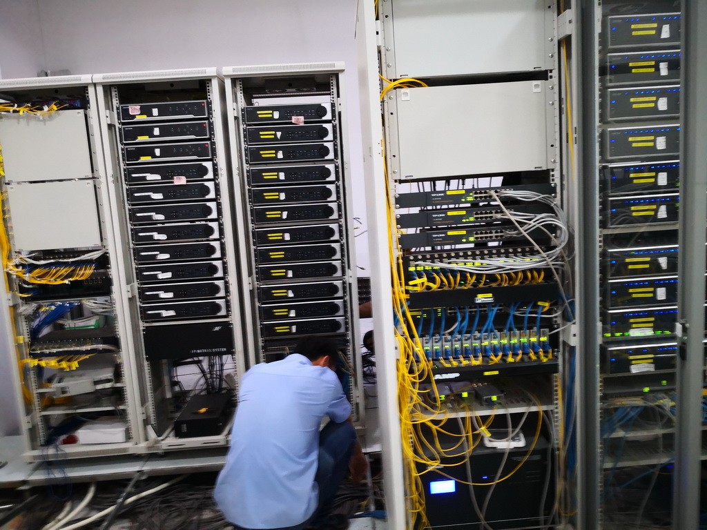 系統集成 · 信息智能化 · 機房建設