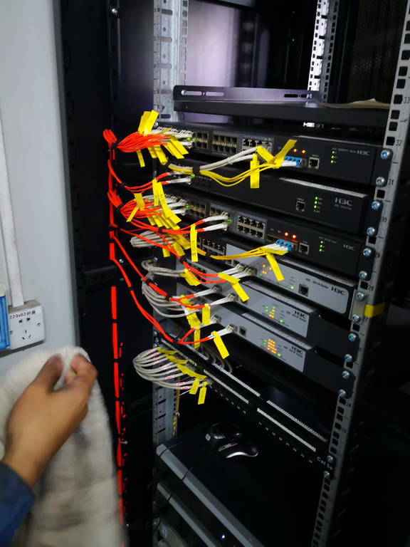 系統集成 · 信息智能化 · 機房建設