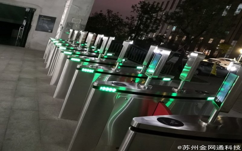 某廠區智能人臉識別道閘項目